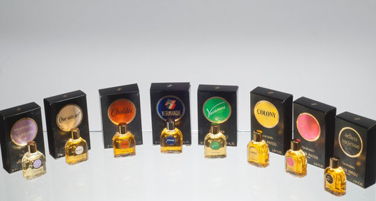 LA SERIE COMPLETE DES MINIATURES DITES "FLACON EPAULEES"