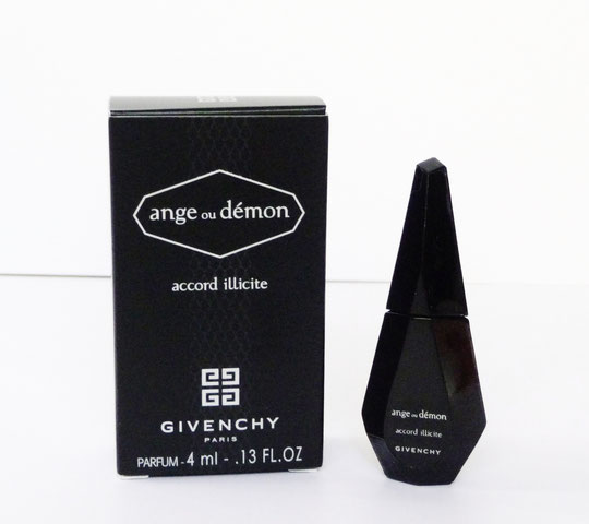 2015 - ANGE OU DEMON, ACCORD ILLICITE. LA MINIATURE EST MISE DANS LA BOÎTE DU PARFUM ANGE OU DEMON, LE PARFM