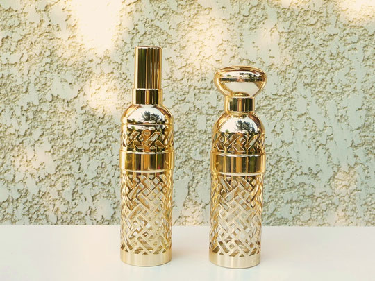 DEUX VAPORISATEURS RECHARGEABLES - HAUTEUR ET BOUCHON DIFFERENTS