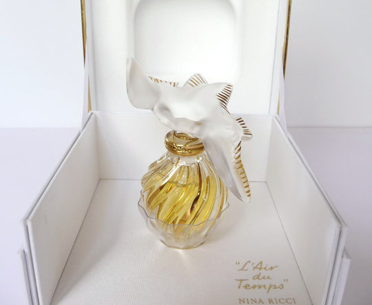 L Air Du Temps Flacons Collectionsautourduparfum Par Annick Augu