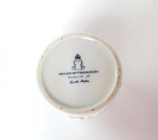 DESSOUS DU POT : PALAIS DE VERSAILLES - EXCLUSIVELY BY ELIZABETH ARDEN