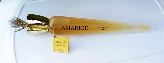 AMARIGE - FLACON DE SAC EAU DE TOILETTE EN VERRE DEPOLI- BOUCHON DORE SURMONTE D'UNE PLUME