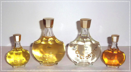 EAU DE FLEURS - SERIE DE 4 FLACONS AMPHORE DIFFERENTS
