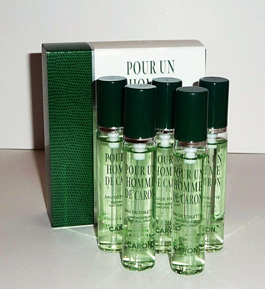 CARON - POUR UN HOMME DE CARON : COFFRET POUR VOYAGE CONTENANT 5 VAPORISATEURS 15 ML