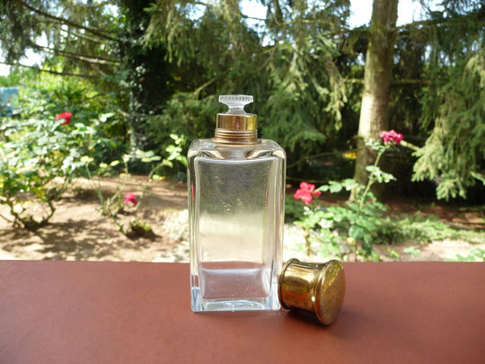 FLACON CRISTAL AVEC DEUX BOUCHONS
