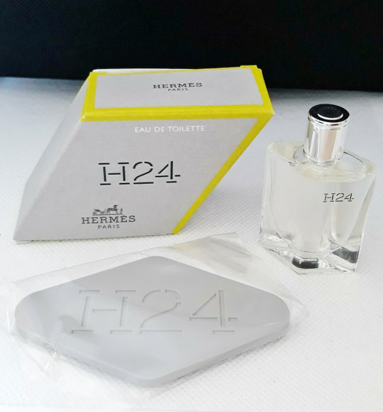2021 - COFFRET H24 CONTENANT : UNE MINIATURE H24 EAU DE  TOILETTE AINSI QU'UNE GOMME  PARFUMEE