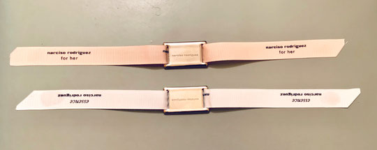 NARCISO RODRIGUEZ - 2 CERAMIQUES MONTES SUR RUBAN, LES   2 SONT DIFFERENTS (RUBANS DE COULEUR DIFFERENTE)