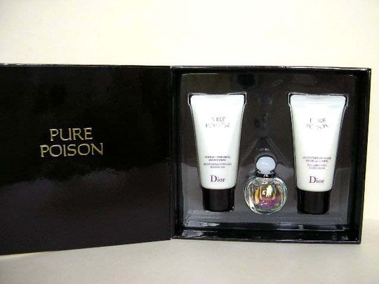 COFFRET PURE POISON AVEC : LAIT PARFUME CORPS, MINIATURE PURE POISON ET GEL DOUCHE PARFUME