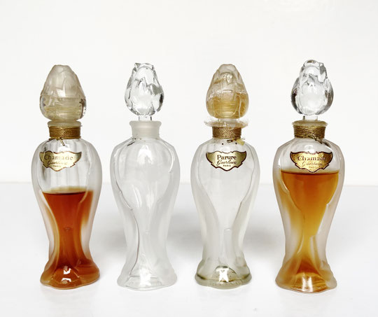 GUERLAIN - 4 PETITS FLACONS FORME AMPHORE, BOUCHON EN VERRE OU EN PLASTIQUE EN FORME DE BOUTON DE ROSE  : POUR CHAMADE & PARURE & MITSOUKO