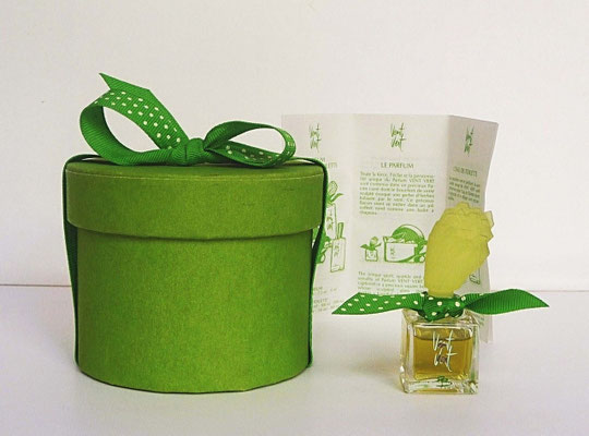 VENT VERT - PARFUM 7,5 ML - PRESENTATION DANS BOÎTE A CHAPEAU