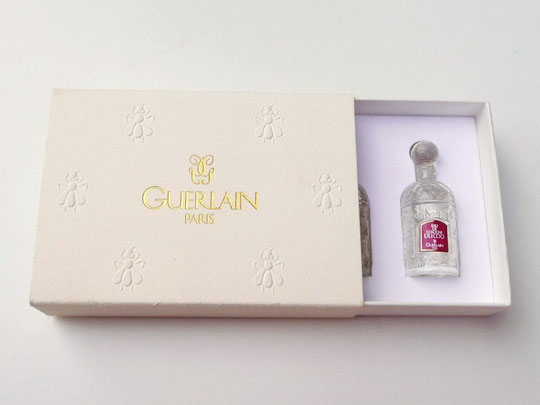 COFFRET A GLISSIERE COMPORTANT 3 MINIATURES EAU DE COLOGNE