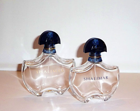 2010 - SHALIMAR - 2 NOUVELLES AMPHORES EAU DE PARFUM 75 ML, L'UNE AVEC SERIGRAPHIE DOREE, LA SECONDE AVEC SERIGRAPHIE BLEUE