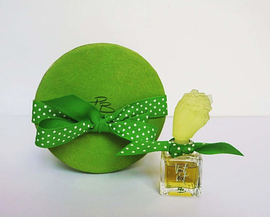 VENT VERT - PARFUM 7,5 ML - PRESENTATION DANS BOÎTE A CHAPEAU