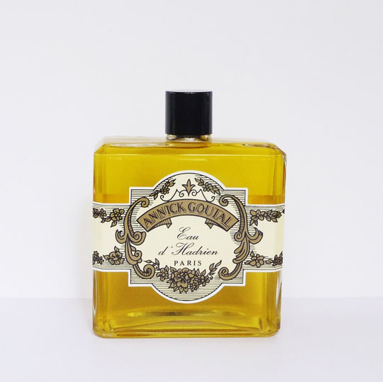 EAU D'HADRIEN - GROS FLACON FACTICE