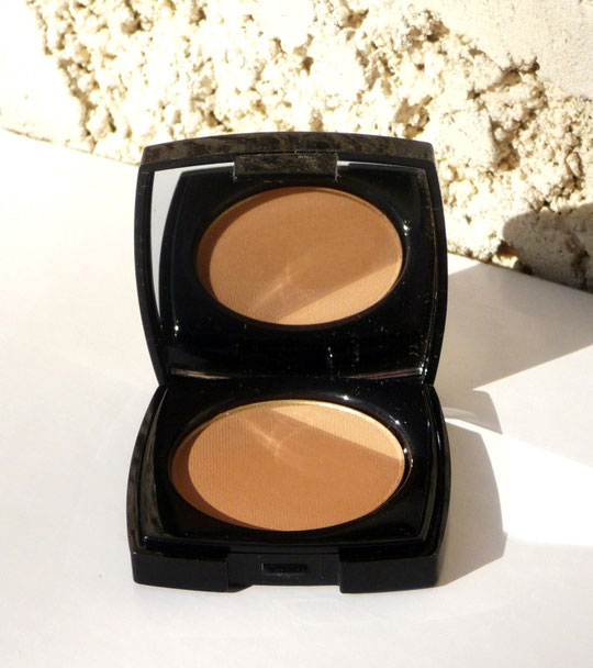 CHANEL - MINI POUDRIER PRESENTE OUVERT