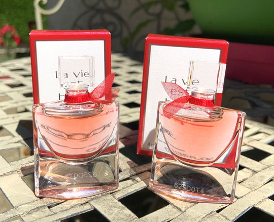 ETE 2020 - LA VIE EST BELLE  INTENSEMENT : L'EAU DE PARFUM INTENSE 4 ML, 2 MINIATURES IDENTIQUES