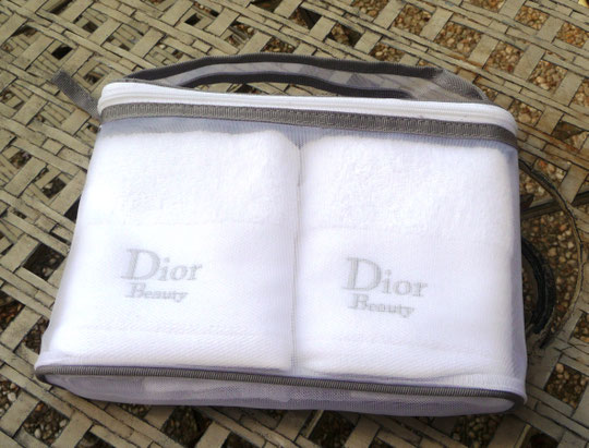 DIOR - LOT DE DEUX SERVIETTES INVITES - OFFERT EN PARFUMERIE
