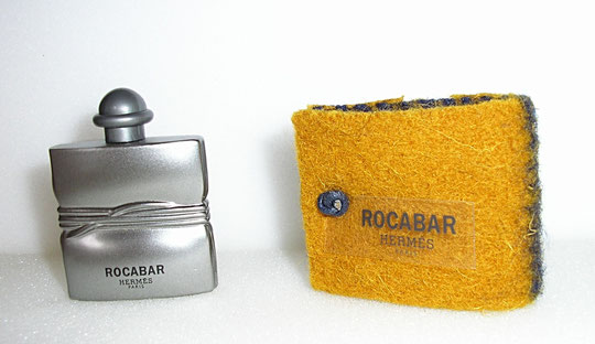 ROCABAR - FLACON METALLISE ARGENT DANS POCHE EN ECRIN