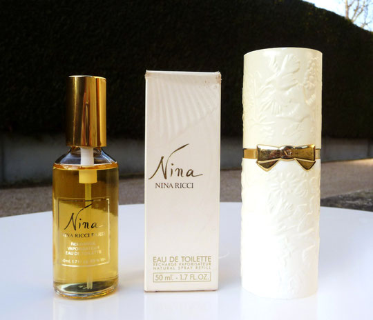 NINA 1ère VERSION : VAPORISATEUR BLANC RECHARGEABLE AVEC SA RECHARGE EAU E TOILETTE 50 ML