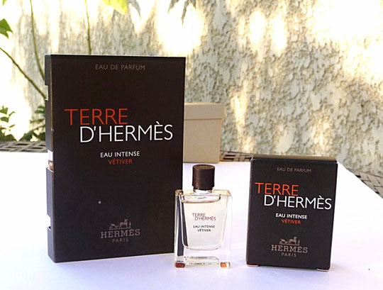 2018 - NOUVELLE VERSION : TERRE D'HERMES, EAU INTENSE VETIVER  - EAU DE PARFUM 7,5 ML - MINIATURE & ECHANTILLON