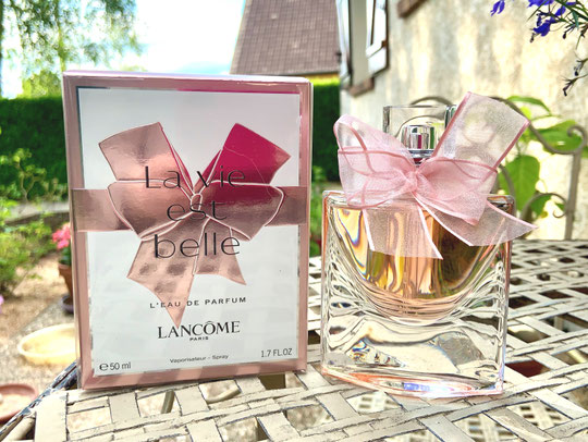 PRINTEMPS 2020 - LA VIE EST BELLE L'EAU DE PARFUM : EDITION LIMITEE VAPORISATEUR 50 ML - FLACON ORNE D'UN GROS NOEUD ROSE