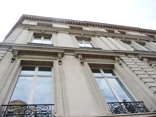 BOUTIQUE NINA RICCI - RUE FRANCOIS 1er A PARIS : PHOTO ANNICK AUGU