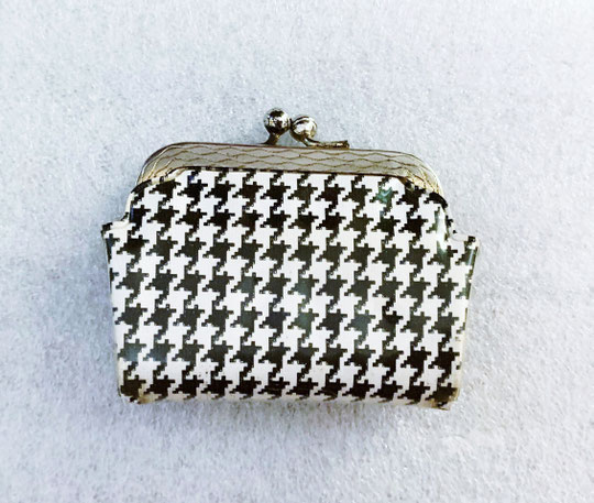 1920 - PETIT PORTE-MONNAIE EN PLASTIQUE