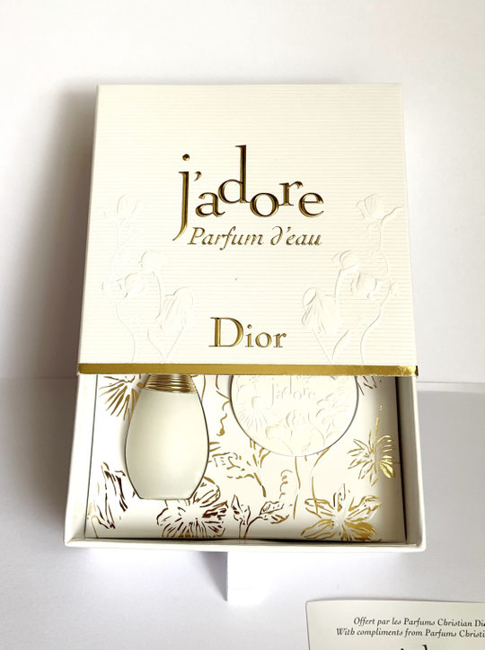 2022 - COFFRET J'ADORE PARFUM D'EAU AVEC : MINIATURE BLANCHE J'ADORE  PARFUM D'EAU ET CERAMIQUE A PARFUMER