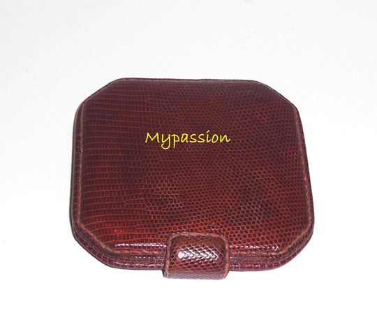 POUDRIER EN CROCODILE COULEUR BORDEAUX