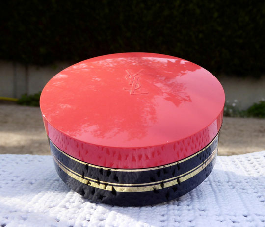 YVES SAINT-LAURENT - SAVON PARFUME PARIS : 100 GR.