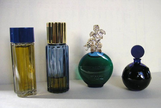 LA MINIATURE PORTANT UN ANGE DORE CONTIENT LA FRAGRANCE - JE REVIENS