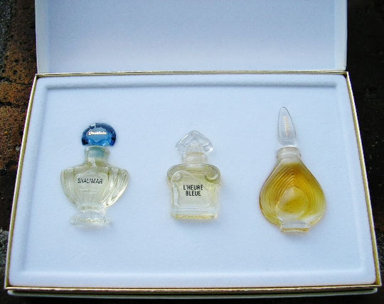 GROS PLAN SUR LES 3 MINIATURES : SHALIMAR, L'HEURE, CHAMADE