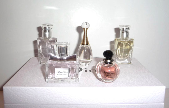 5 MINIATURES DONT : - FOREVER AND EVER SPRAY, J'ADORE,  DIORISSIMO SPRAY, MISS DIOR BLOOMING BOUQUET SPRAY & POISON GIRL EAU DE PARFUM