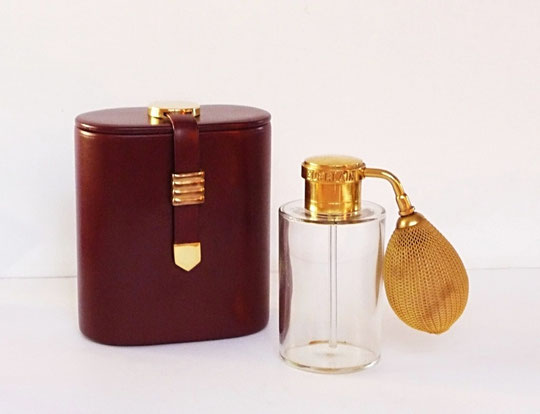 ETUI DE VOYAGE EN CUIR BORDEAUX - AVEC UN FLACON VAPORISATEUR A POIRE - CRISTAL DE BACCARAT
