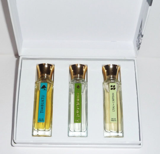 NOËL 2012 - AUTRE COFFRET CONTENANT 3 VAPORISATEURS, DONT TIMBUKTU, FOU D'ABSINTHE, ET L'EAU DE L'ARTISAN - Photo Annick AUGU