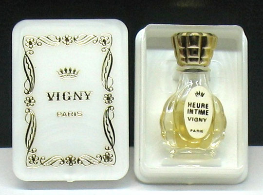 VIGNY - HEURE INTIME : MINIATURE DANS PETITE BOÎTE EN PLASTIQUE
