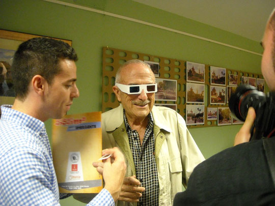Falgas con gafas para visión tridimensional