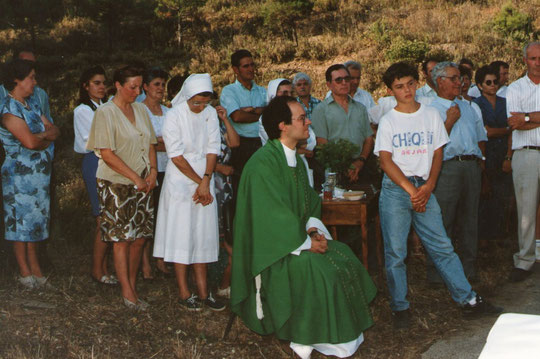  Durante la misa. F. Pedro. Propiedad privada.