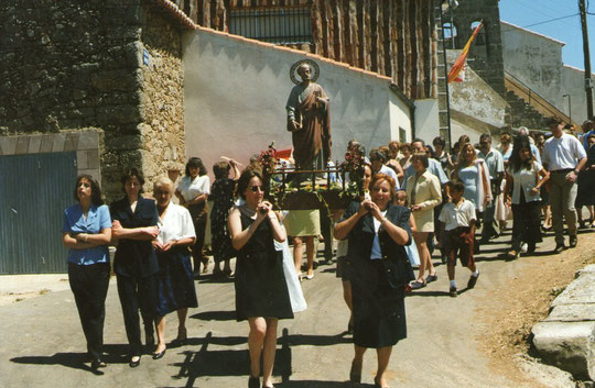 ¡ Mayordomas las mujeres ! F. Pedro. P. Privada.