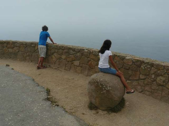 Au Cabo De Roca, face à l'Ouest : c'est loin l'Amérique?