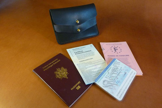 Porte Feuilles / Compagnon