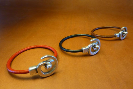 Les couleurs Marron, Noir, Rouge