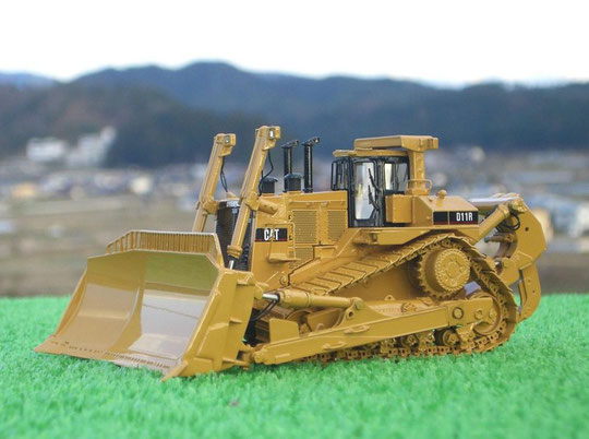 CATERPILLAR D-11R ブルドーザー（イエロー）