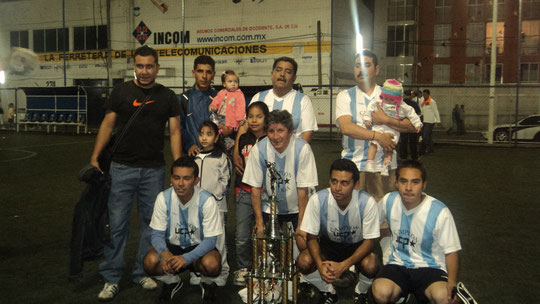 EQUIPO LA FAMILIA
