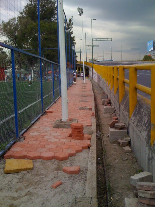 CIMIENTOS E INTALACION DE ADOQUIN PARA GRADAS DE CANCHA DE FUTBOL