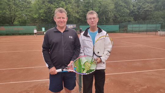 Frank Radon und Raimund Behler lieferten sich das Match des Tages...