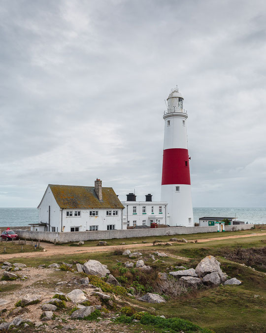 Der Leuchtturm Portland Bill Lighthouse in Portland in Cornwall, England