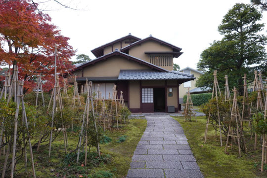 千葉での家づくり-千葉県-千葉市-注文住宅-一級建築士事務所-設計事務所-建築家-高性能住宅-高断熱高気密-heat20g2-耐震等級3-許容応力度設計-断熱等級6-長期優良住宅-住まい-家-木造-木の家-木箱プロジェクト-難しくない家-断熱等級6（UA値0.46｜HEAT20 G2～G3水準）-耐震等級3（許容応力度設計）-値0.7以下（気密性能／中間測定時）-長期優良住宅対応-一次エネルギー消費量等級6／ZEH対応可／BELS評価対応可-高耐久仕様