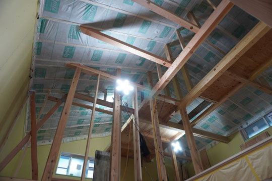 千葉での家づくり-千葉県-千葉市-注文住宅-一級建築士事務所-設計事務所-建築家-高性能住宅-高断熱高気密-heat20g2-耐震等級3-許容応力度設計-断熱等級6-長期優良住宅-住まい-家-木造-木の家-木箱プロジェクト-難しくない家-断熱等級6（UA値0.46｜HEAT20 G2～G3水準）-耐震等級3（許容応力度設計）-値0.7以下（気密性能／中間測定時）-長期優良住宅対応-一次エネルギー消費量等級6／ZEH対応可／BELS評価対応可-高耐久仕様