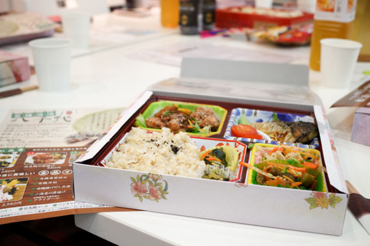 食事はこちらのオーガニック弁当を予定しています。このランチ会のためだけの特別メニューが用意されます。